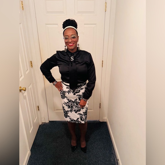 Meet your Posher, Connie - Picture 2 of 16